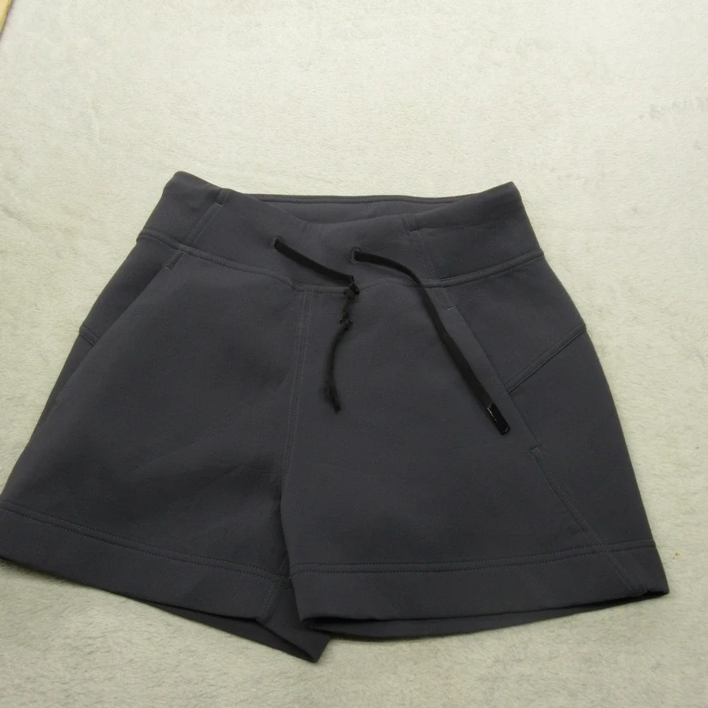 Lululemon Shorts Womens 2 Gray Drawstring Waist Stretch Pockets Athletic In-Form